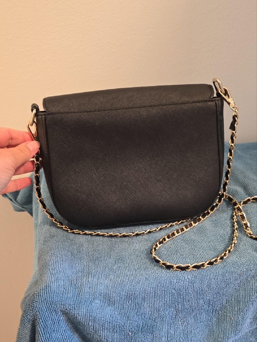Kate Spade Black Crossbody with Gold Chain - Picture 2 of 8